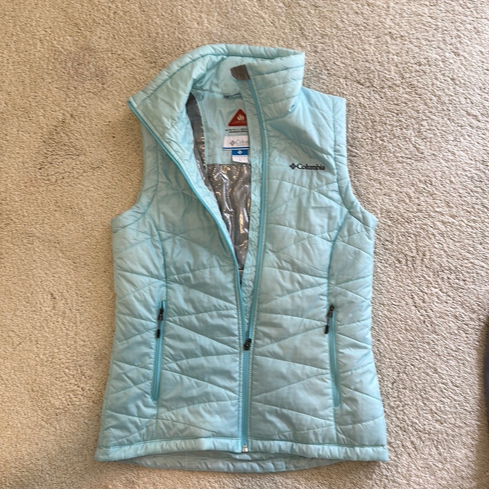 Light blue Columbia omni heat vest, medium